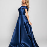 Glamour Long Dress with V-Neckline and Pleated Effect