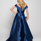 Glamour Long Dress with V-Neckline and Pleated Effect
