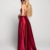 Robe glamour avec fente latérale et liens