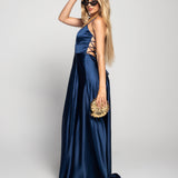 Robe glamour avec fente latérale et liens