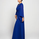 Robe longue plissée à manches asymétriques
