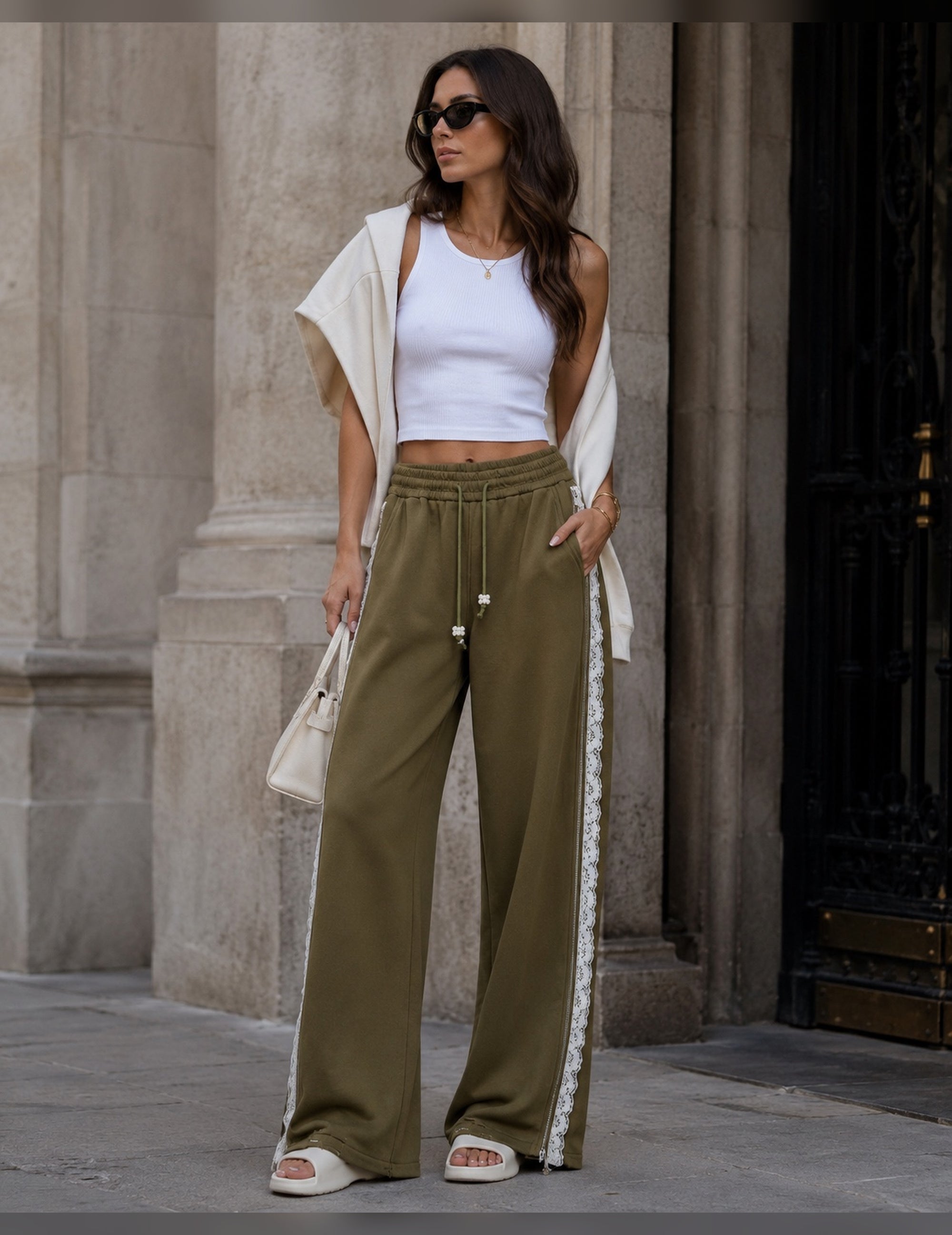 Calça Ti.Amo De Felpa Listra Tripla Lateral Com Guipura Misturada