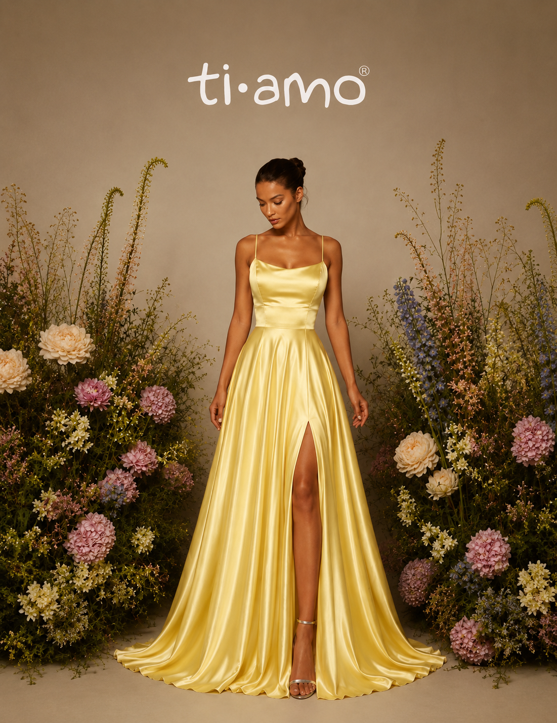 Robe glamour avec fente latérale et liens