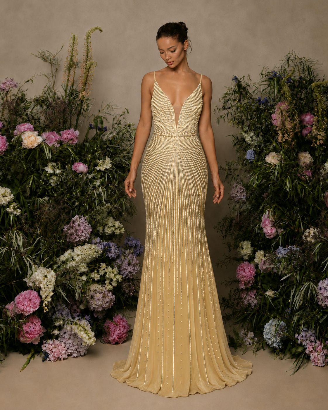 Vestido Longo Glamour Strass Bidimensional Com Abertura Lateral